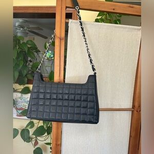 👛Liz Claiborne quilted shoulder bag